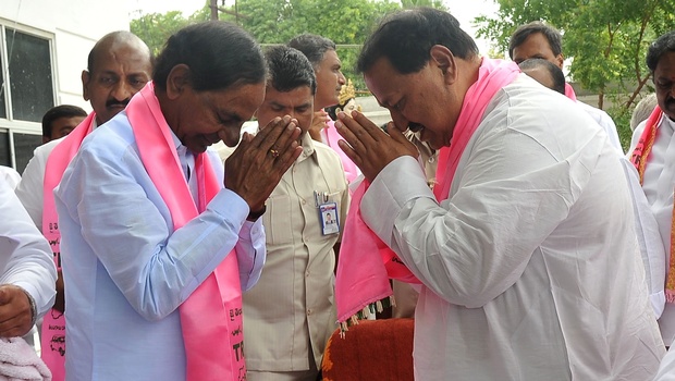 cmkcrtellsnaidutofocusonandhrapradesh